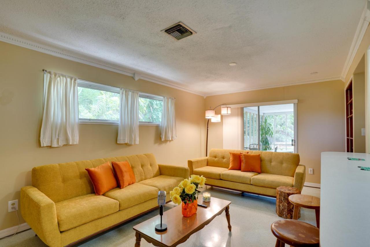 Charming Mid-Century House - Just Steps To Lake! レイクランド エクステリア 写真