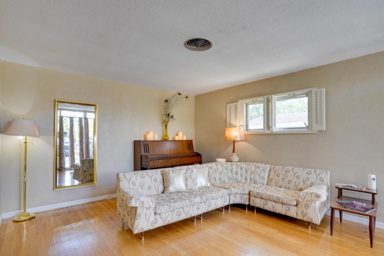 Charming Mid-Century House - Just Steps To Lake! レイクランド エクステリア 写真